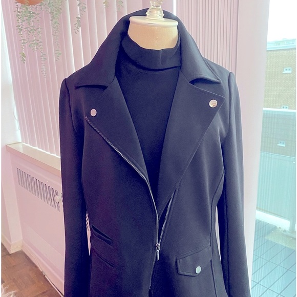 LAST CALL ... Black Blazer - Picture 3 of 7